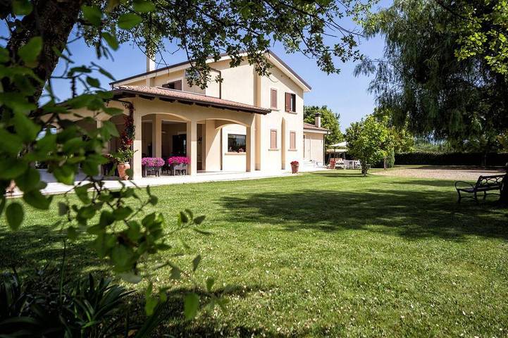 Villa pour 6 personnes, avec jacuzzi ainsi que jardin et terrasse, animaux acceptés - 1