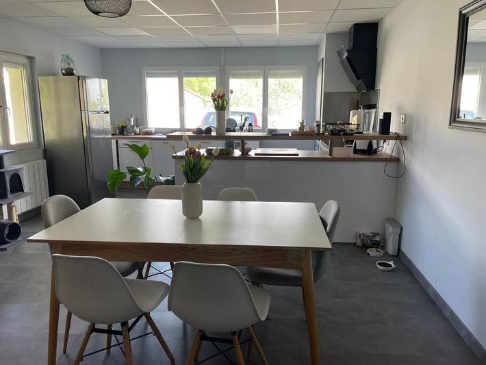 Maison de campagne pour 4 personnes, avec Terrasse ainsi que Jardin et Piscine à La Suze-sur-Sarthe