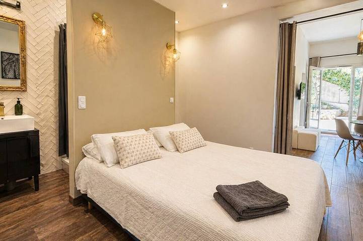 Appartement entier, Logement jardin privatif - Bastia sud - proche commerces - 5 minutes de la plage in Bastia, Cap Corse