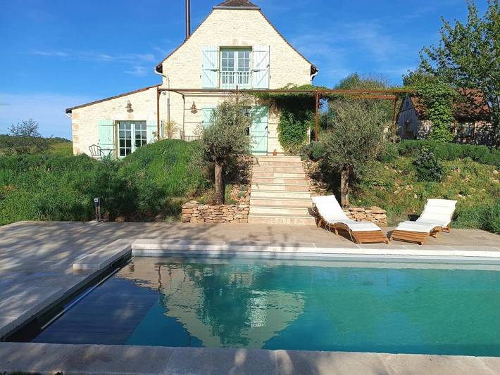 Chambre d’hôte pour 2 personnes, avec piscine et jardin ainsi que vue et terrasse