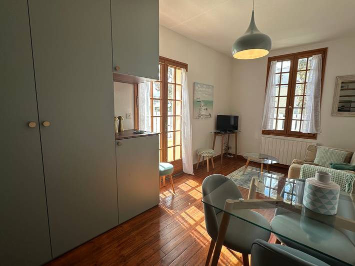 Charming House in Cabourg Center, Near Beach, Terrace, Pet-Friendly in Cabourg, Caen region