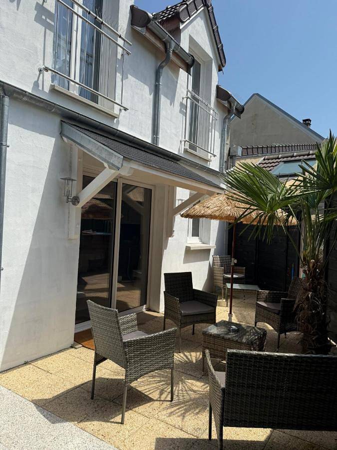 Gîte pour 6 personnes, avec terrasse, animaux acceptés à Crouy-en-Thelle