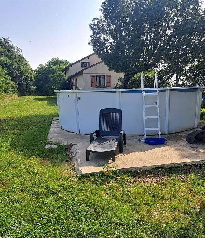 Gîte pour 6 personnes, avec jardin et piscine, animaux acceptés à Sonnay - 3