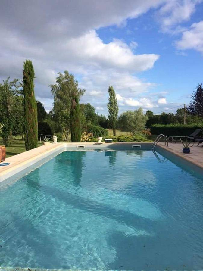 Gîte pour 2 personnes, avec piscine et jardin à BIO - 2