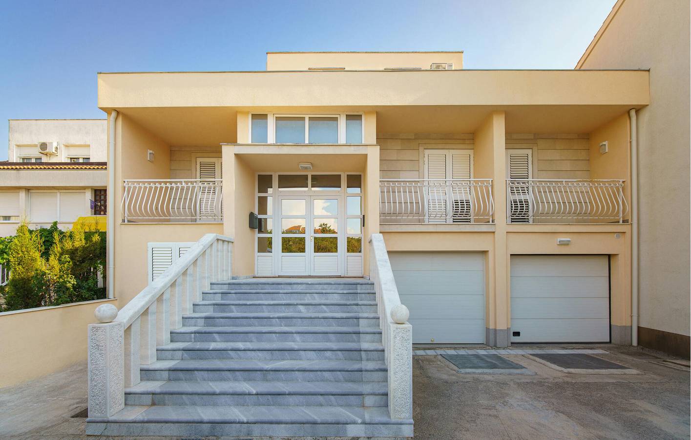 Ganze Ferienwohnung, Charmantes Apartment mit Pool, Terrasse und Strand in der Nähe in Split, Split-Dalmatien