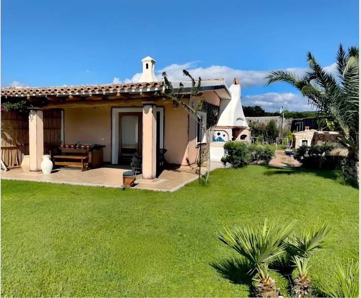 Appartamento intero, Appartamento 'Angolo Di Paradiso - Rosone' con Vista Mare, Terrazza Privata e Aria Condizionata in Orosei, Golfo di Orosei