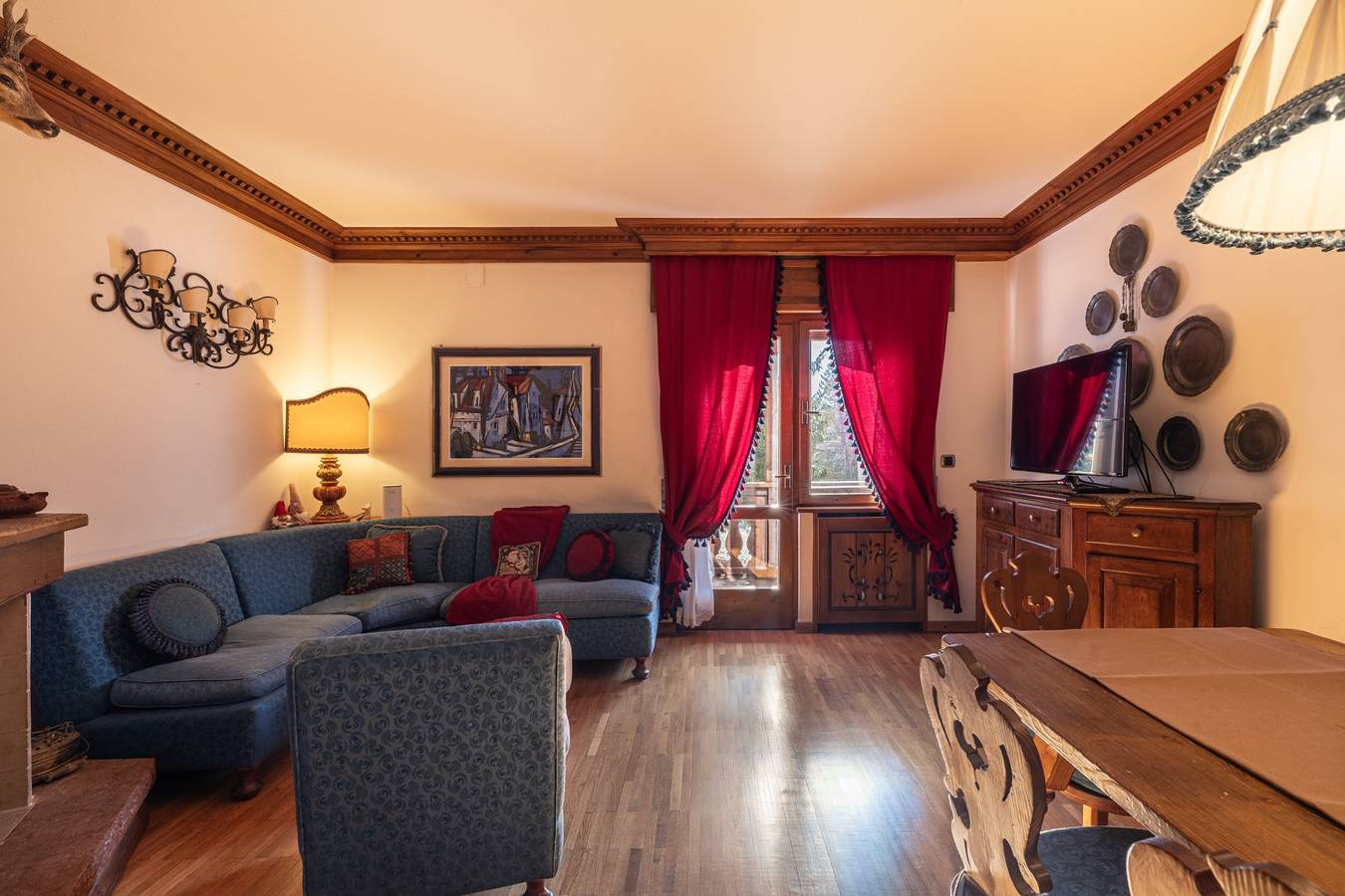 Entire apartment, Casa Amalia, con terrazzapanoramica in Cortina d'Ampezzo, Dolomiti Superski