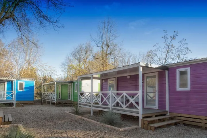 Camping para 5 personas, con jardín además de piscina y piscina para niños - 1