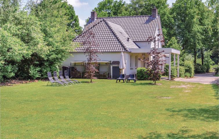 Vakantiehuis voor 12 personen, met tuin en terras in Noord-Brabant
