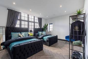 Glamping for 9 People in Brighton, Sussex, Photo 1