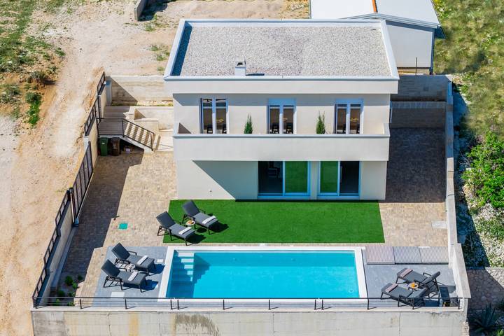 Villa für 8 Personen, mit Pool und Garten sowie Meerblick auf Pag