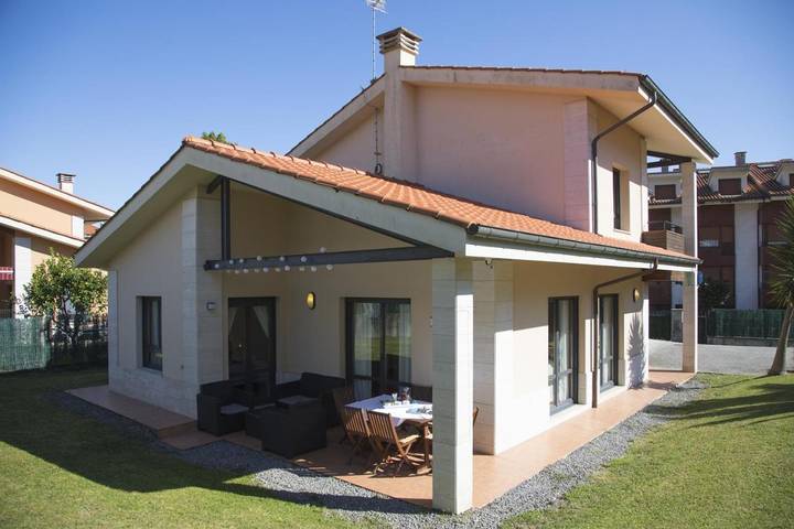 Casa rural para 8 personas, con jardín en Barro (Llanes)