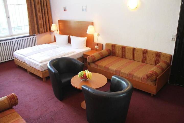 Hotel für 3 Personen, mit Ausblick in Westend Berlin - 3