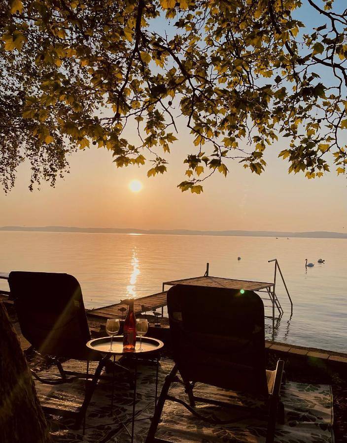 Ferienhaus für 6 Personen, mit Balkon und Terrasse sowie Garten und Seeblick am Balaton