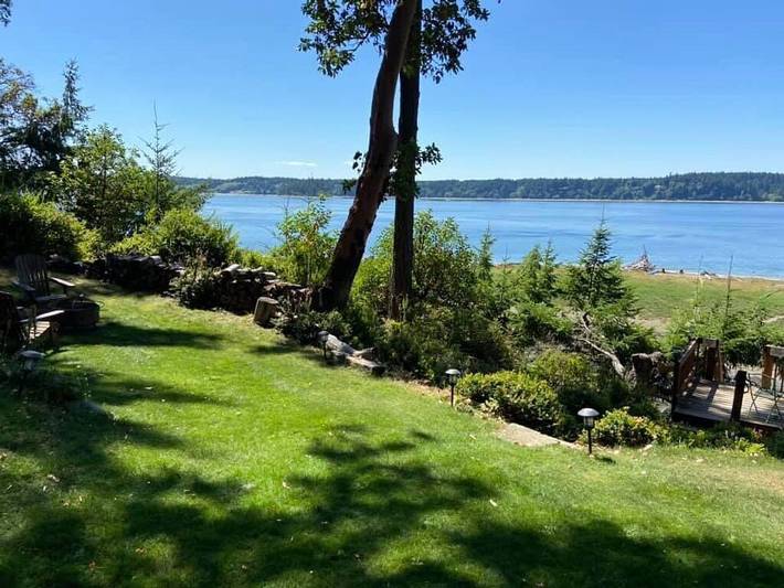 Vacation rental for 5 people, with yard, with pets in Pierce County
