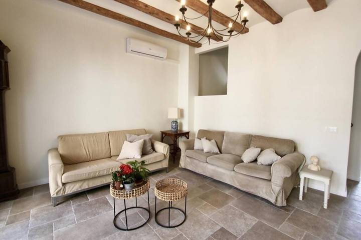 Location de vacances pour 8 personnes, avec balcon ainsi que piscine et jardin à Alella - 3