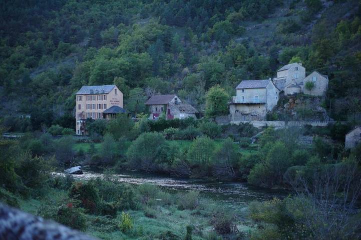 Hôtel pour 4 personnes, avec jardin ainsi que terrasse et vue à Les Vignes - 4