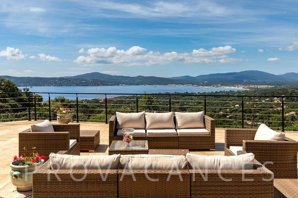 Unique holiday home with pool and panoramic view in Grimaud in Grimaud, Middellandse Zeekust (Frankrijk)