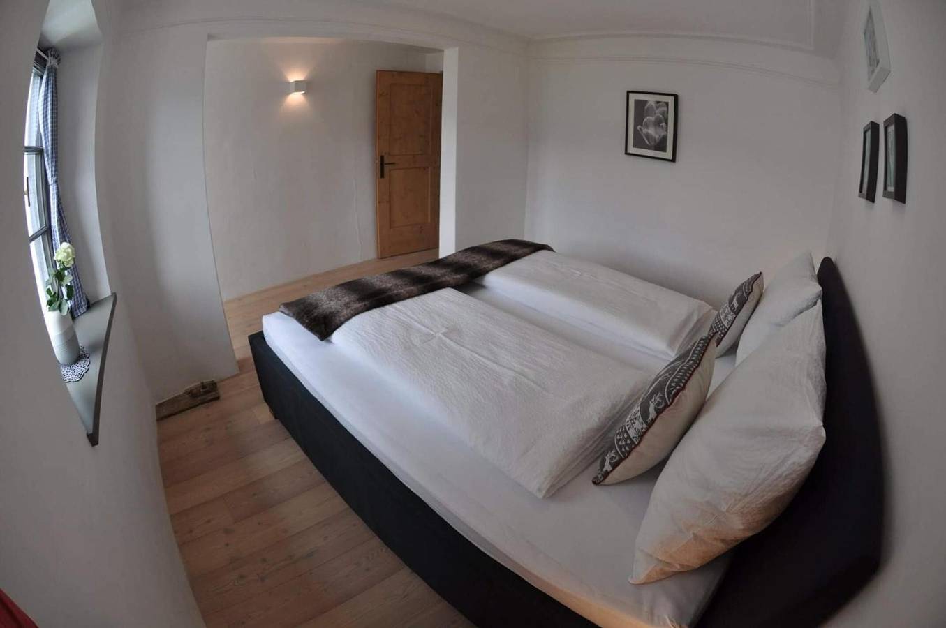 Entire apartment, Apartment Am Grübl with Mountain View, Private Terrace, and Wi-Fi in Lana, Ortler Alps