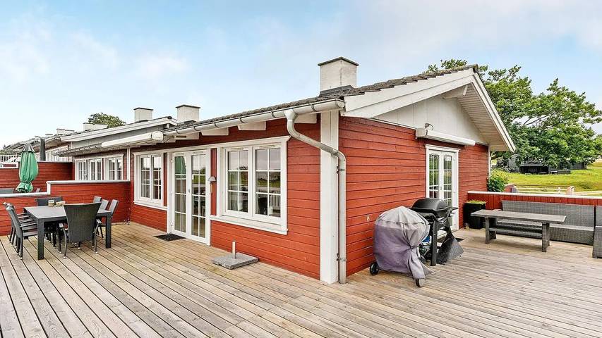 Ferienhaus für 7 Personen, mit Whirlpool und Terrasse sowie Garten und Sauna in Løjt
