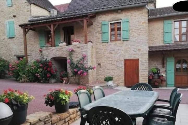 Gîte pour 4 personnes, animaux acceptés à Saint-Martin-du-Tartre