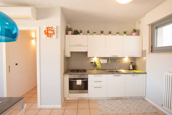 Ganze Wohnung, Ferienwohnung 'Adelaide' mit Meerblick, Wi-Fi und Klimaanlage in Bagni 30 Club Tre C, Senigallia (Gemeinde)