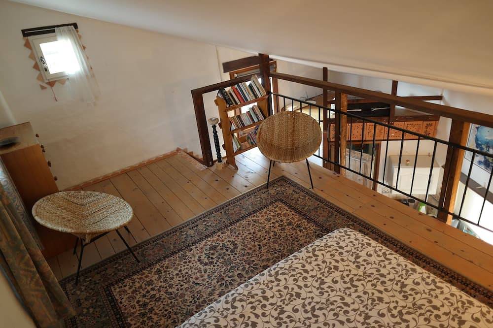 Apartamento entero, Au Pied du Château. Estudio en el corazón de la villa medieval de Gréolières. in Gréolières, Region de Cannes