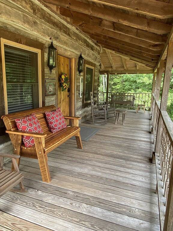 Arbor Lane Cabin-Authentic & charmante versteckte Kabine, aber in der Nähe von allem. in Surry County