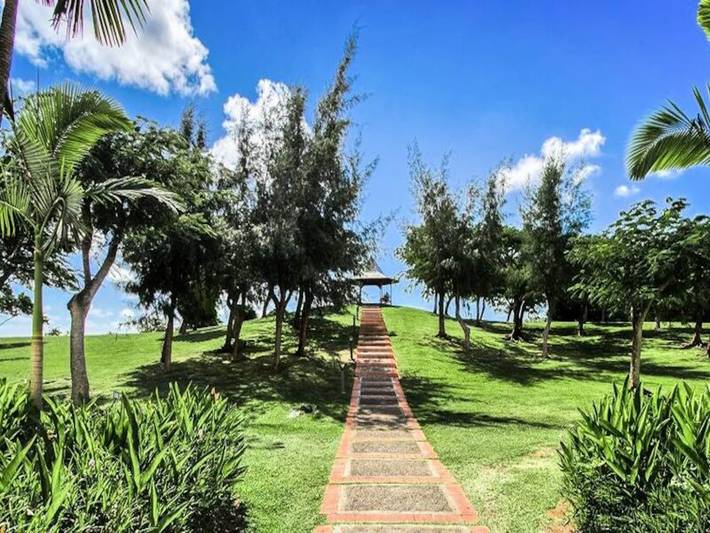 Gîte pour 6 personnes, avec jacuzzi et piscine ainsi que sauna et terrasse à Rivière-Salée - 2