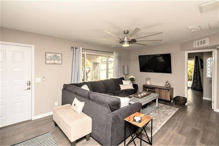 Vacation rental for 6 people, with yard and balcony as well as hot tub in Lake Havasu City