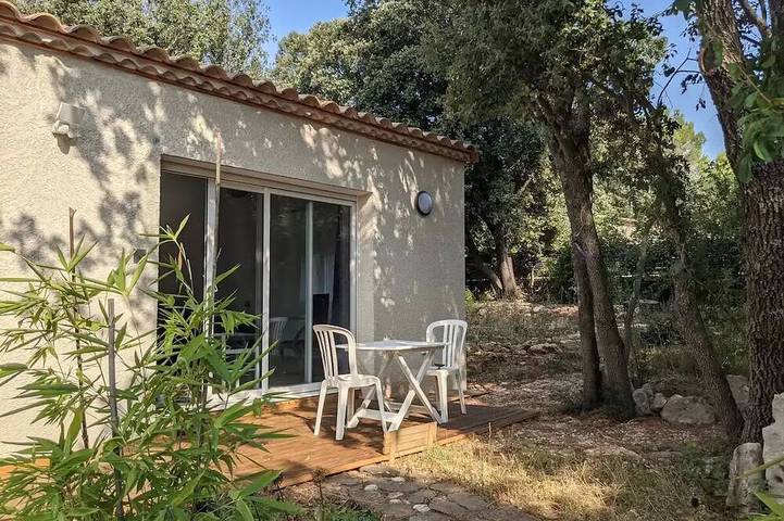 Gîte pour 2 personnes, avec jardin à Garrigues-Sainte-Eulalie