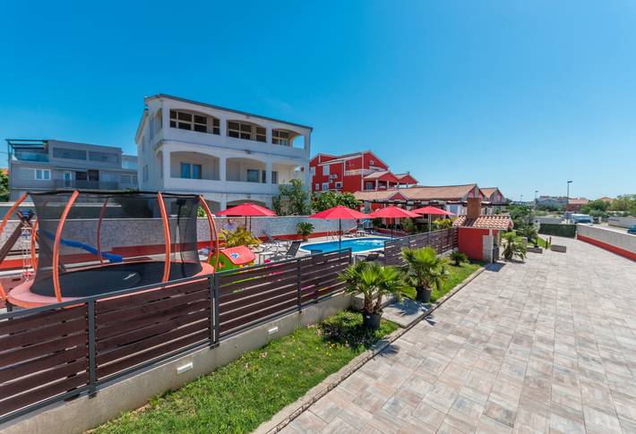 Villa pour 16 personnes à Turanj