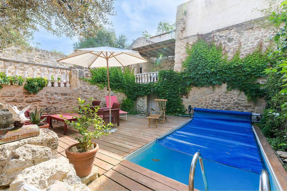 Awesome home in Montbazin with private swimming pool, can be inside or outside in Montbazin, Côte méditerranéenne (France)