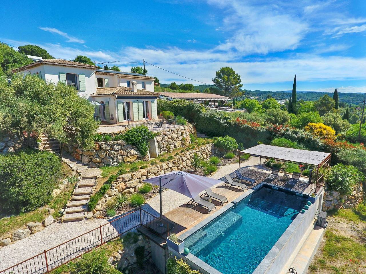 Modern villa with pool in Cotignac in Cotignac, Brignoles region