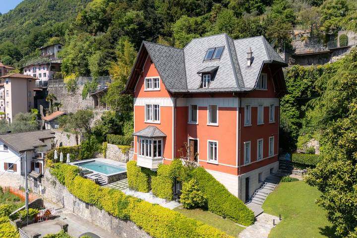 Ferienhaus für 16 Personen, mit Balkon und Terrasse sowie Garten und Sauna