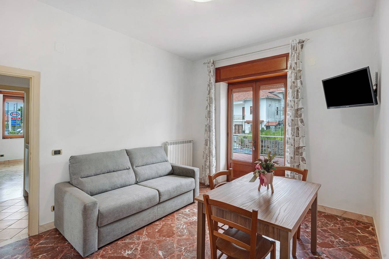 Entire apartment, Apartment 'Ischia Con Terrazza' with Private Terrace, Shared Garden and Wi-Fi in Pianillo, Agerola