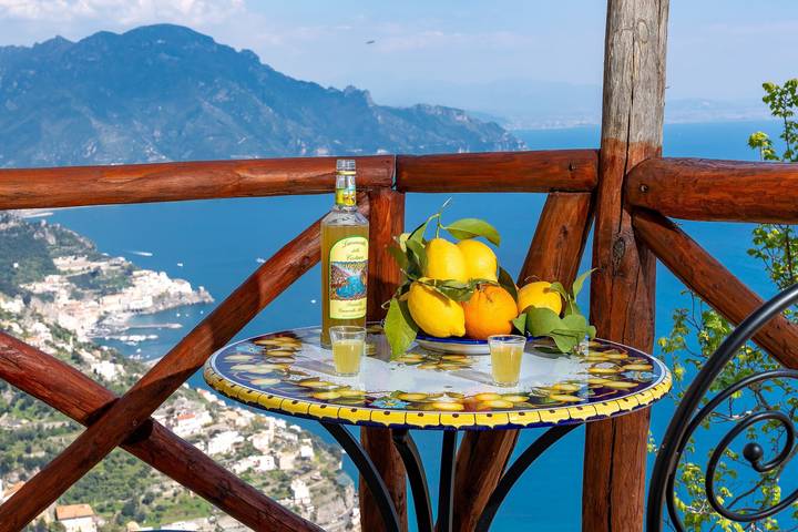 Ferieudlejning for 2 personer, med balkon i Amalfi Kysten