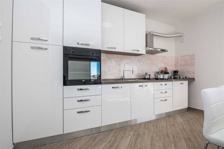 Ferienwohnung für 4 Personen, mit Balkon in Pakostane - 4