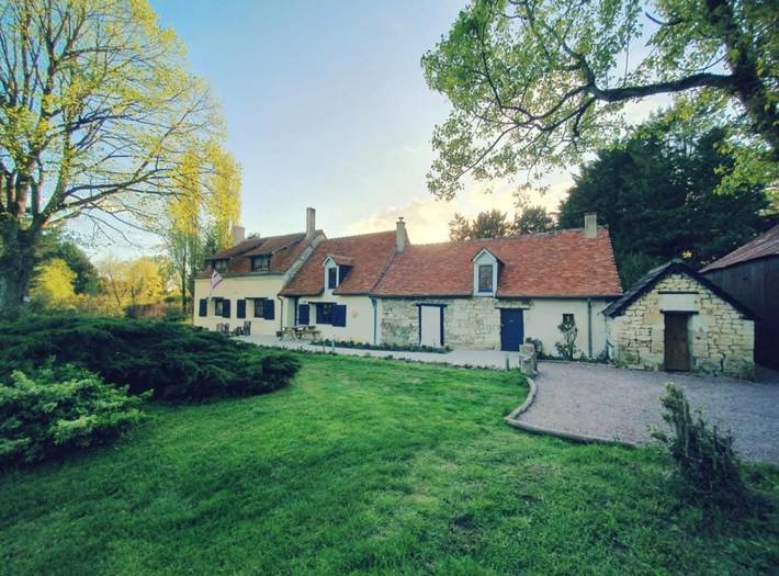 Chambre d’hôte pour 4 personnes, avec Jacuzzi et Terrasse ainsi que Jardin et Piscine à Luçay-le-Mâle