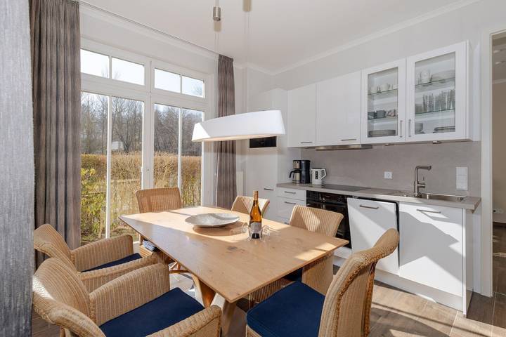 Entire holiday apartment, Dünenschloss - Haus 1 Wohnung 1 / 256 in Kühlungsborn Weststrand, Kühlungsborn