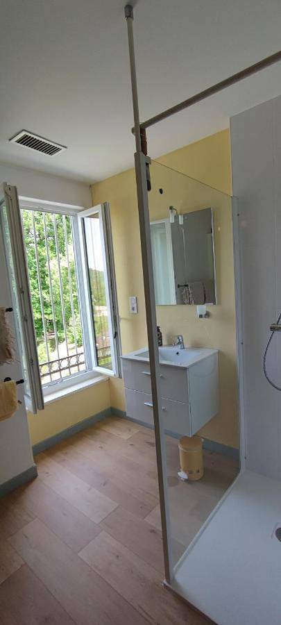 Location de vacances pour 3 personnes, avec terrasse ainsi que jardin et vue à Cransac - 4