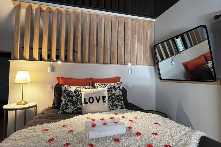 Location de vacances pour 2 personnes, avec terrasse et jacuzzi à Le Perrier - 2