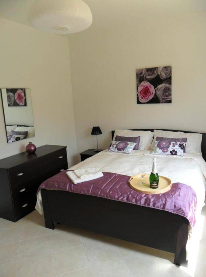 Station pour 6 personnes, avec piscine et vue ainsi que bassin pour enfant et jardin, animaux acceptés à Pizzo - 3