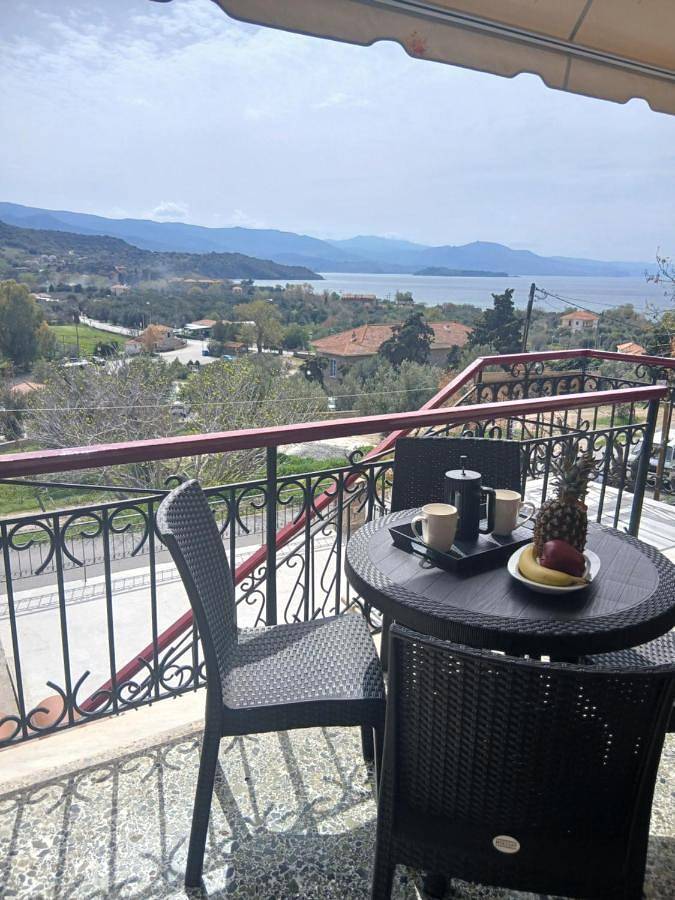 Ferienwohnung für 5 Personen, mit Garten und Ausblick, mit Haustier auf Lesbos