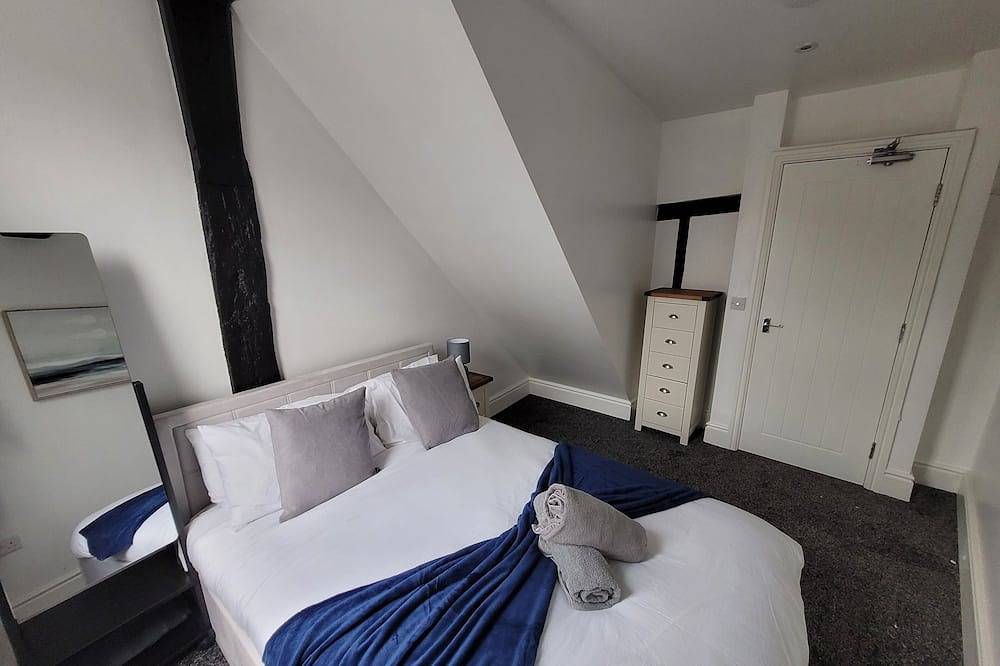 Ganze Wohnung, Wallgate apartment A- cosy grade Ii listed apartment with roman wall in garden in Colchester, Essex