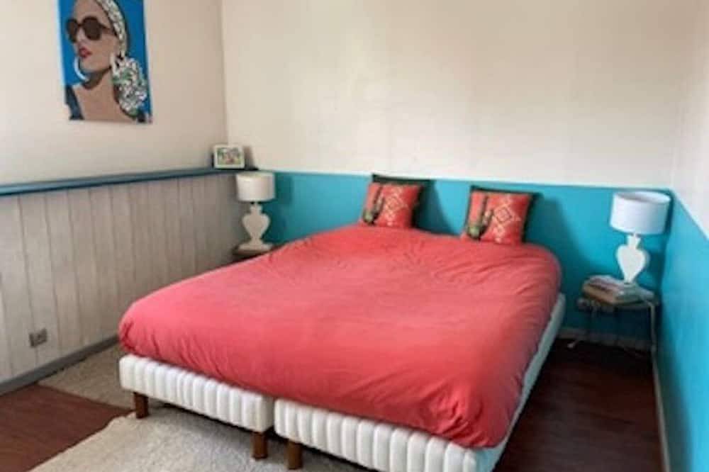 Charming house with swimming pool / 15 min from town center / 8 guests in Bordeaux, Bordeaux und Umgebung