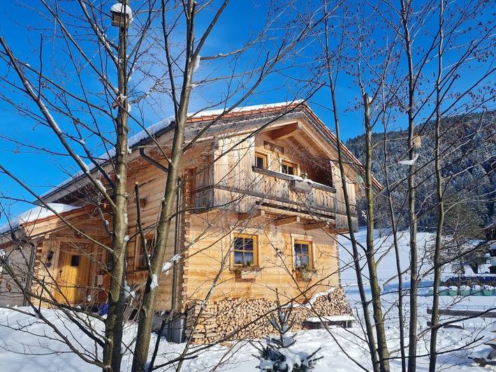 Chalet für 6 Personen, mit Balkon und Terrasse sowie Garten und Sauna in Gosau