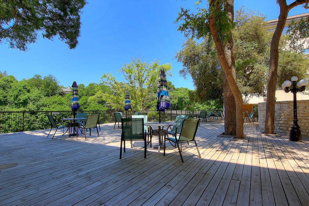 Ganze Wohnung, Inverness 112 right on the Comal River! Schlitterbahn!! Pool & river access! in New Braunfels, Comal County
