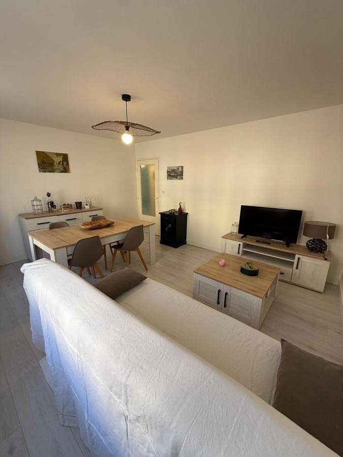 Gîte pour 4 personnes, avec vue et balcon dans Office De Tourisme De Narbonne