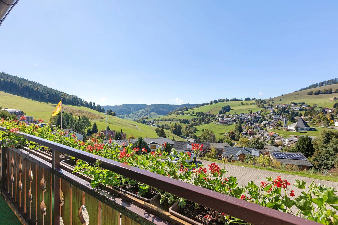 Apartamento entero, Haus Kehrwieder Apartamento 2 con balcón soleado, vistas a la montaña, Hochschwarzwald-Card y Wi-Fi in Todtnauberg, Todtnau